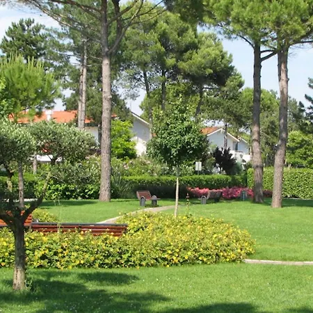 Comfy Flat With Garden And Pool Bibione