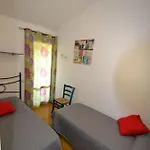 شقة Comfy Flat With Garden And Pool